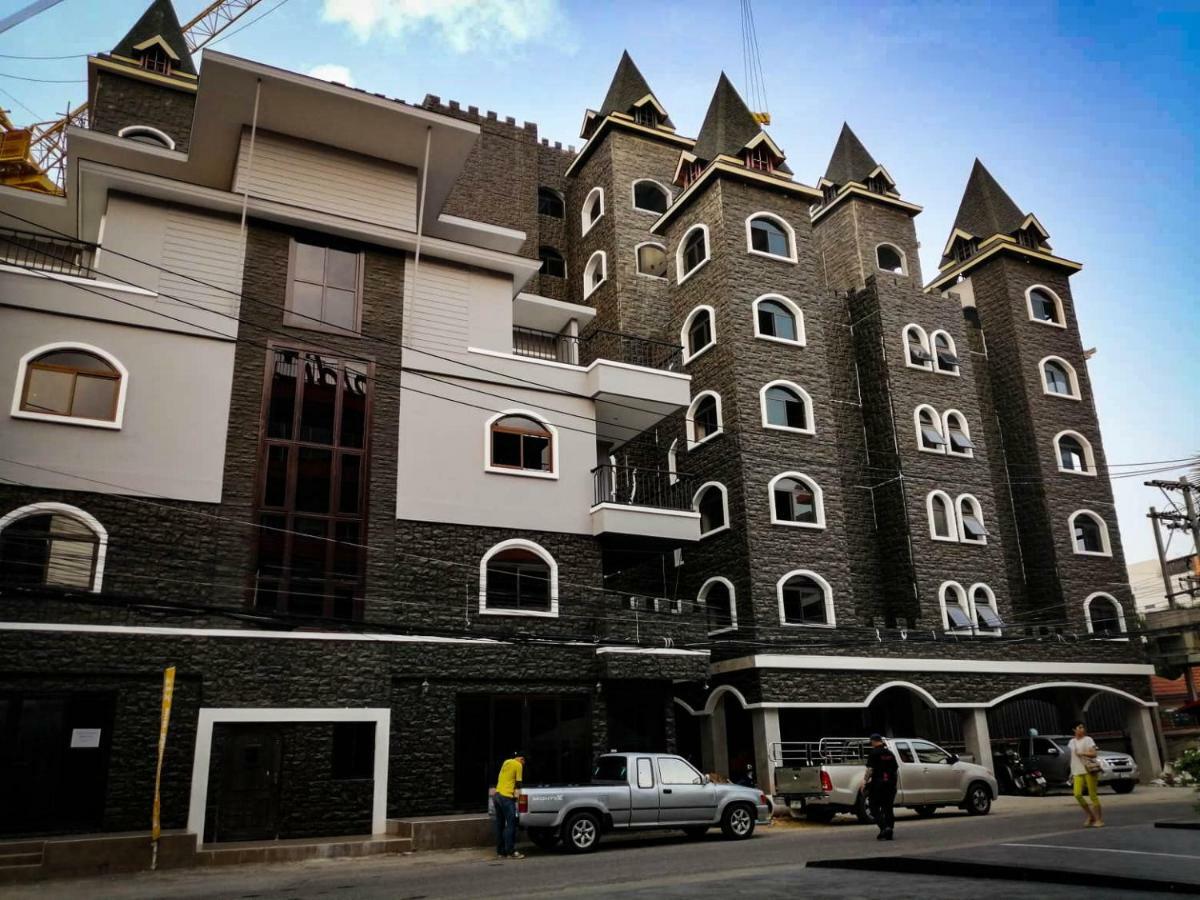 Castle Suites Pattaya Exterior photo